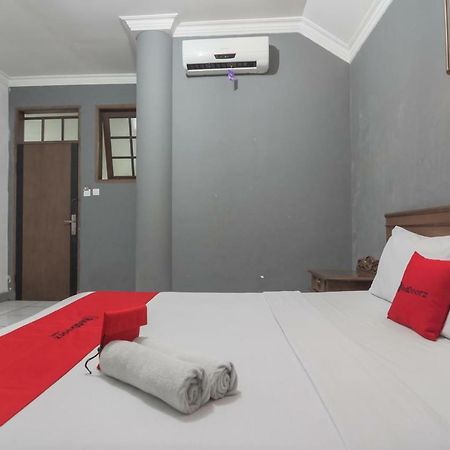 Reddoorz @ Cihampelas Bandung Exterior photo