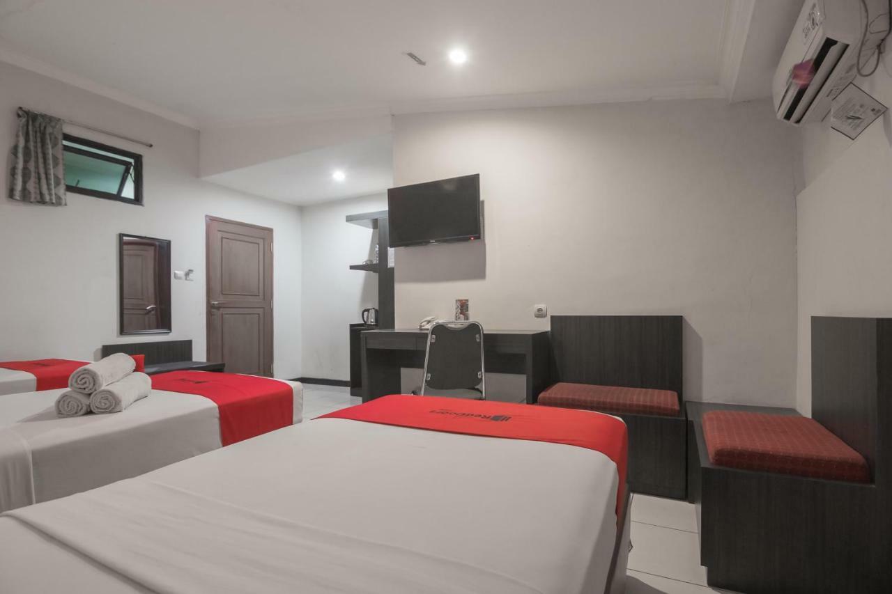 Reddoorz @ Cihampelas Bandung Exterior photo