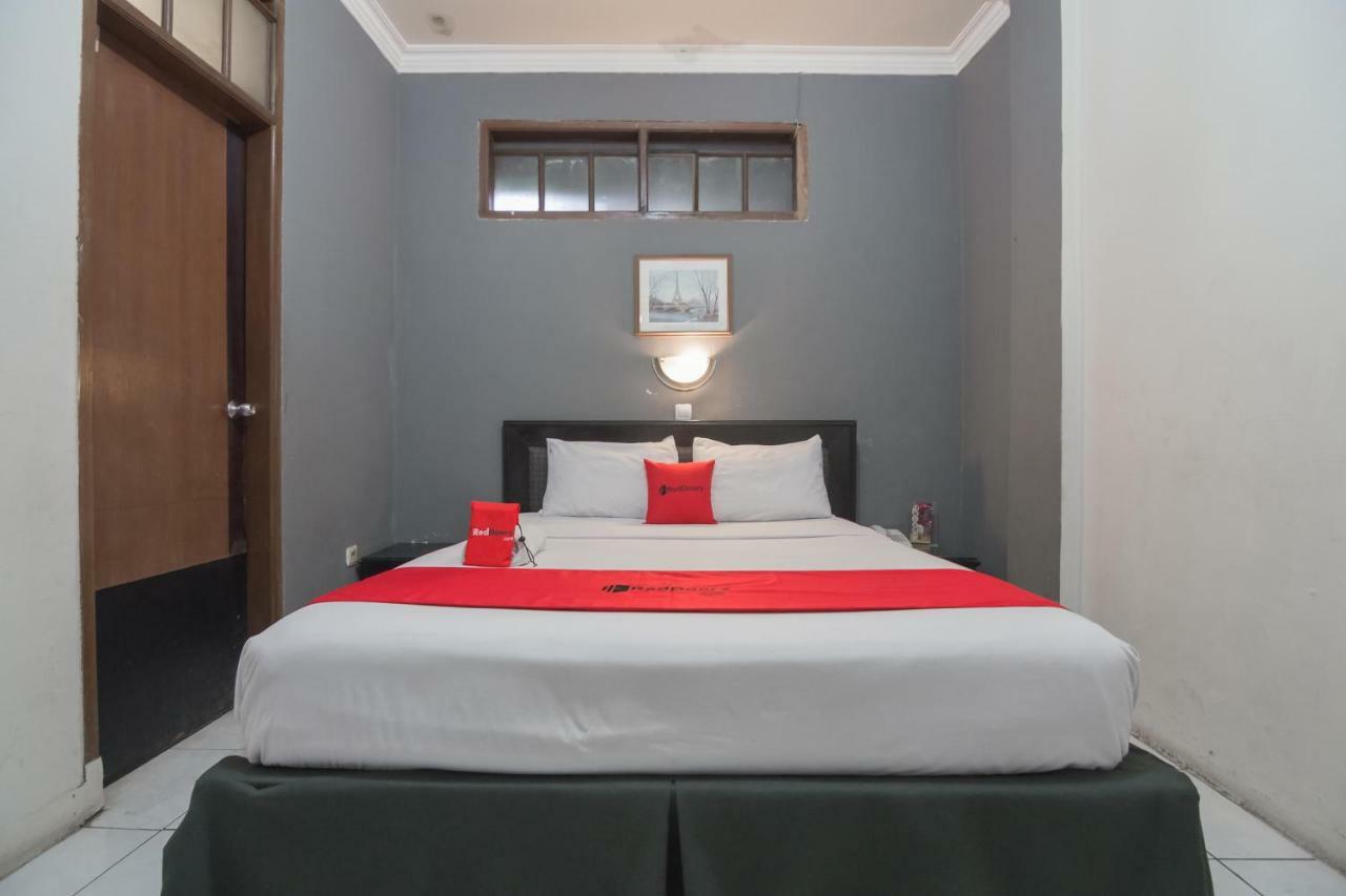 Reddoorz @ Cihampelas Bandung Exterior photo