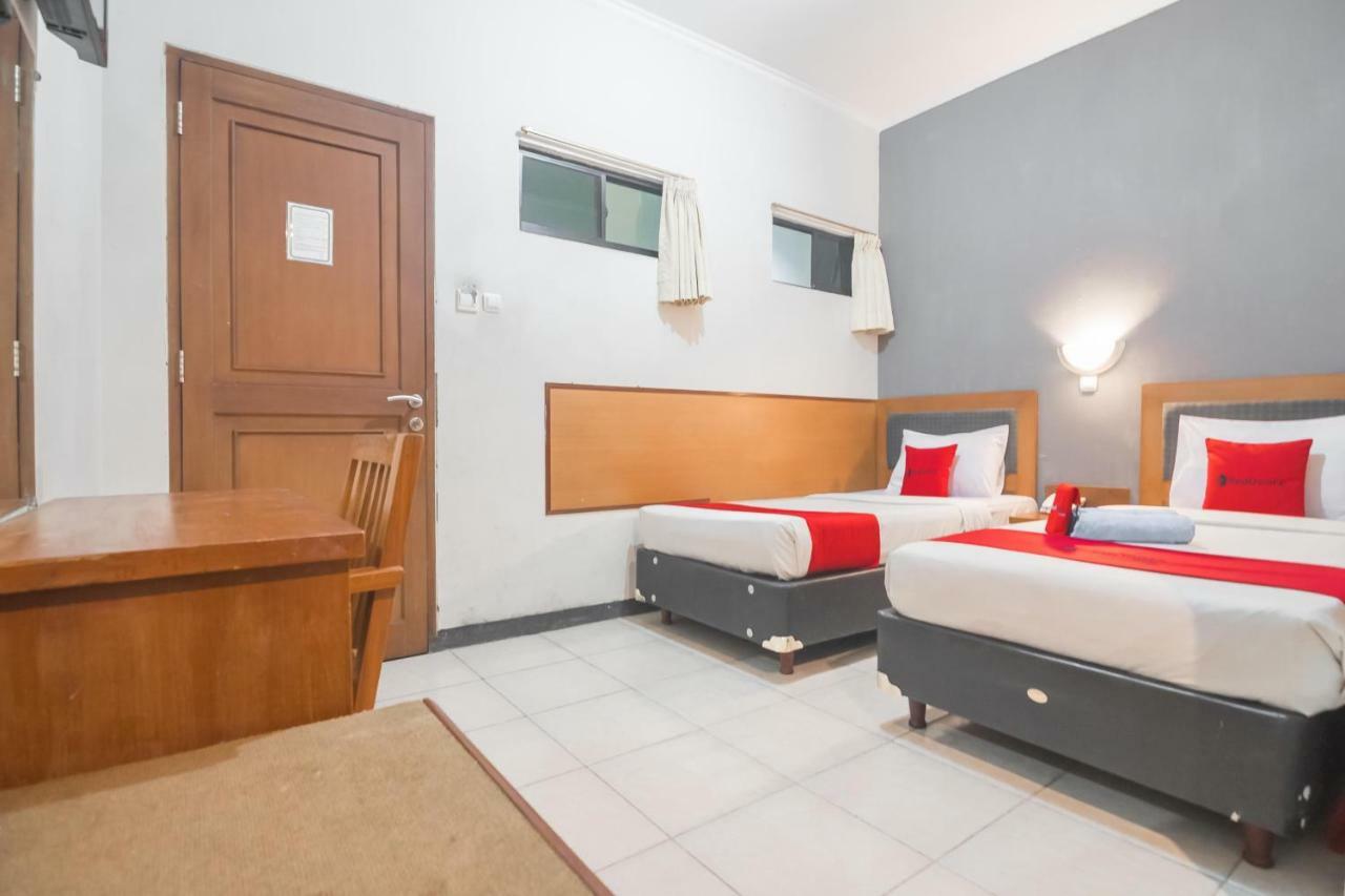Reddoorz @ Cihampelas Bandung Exterior photo